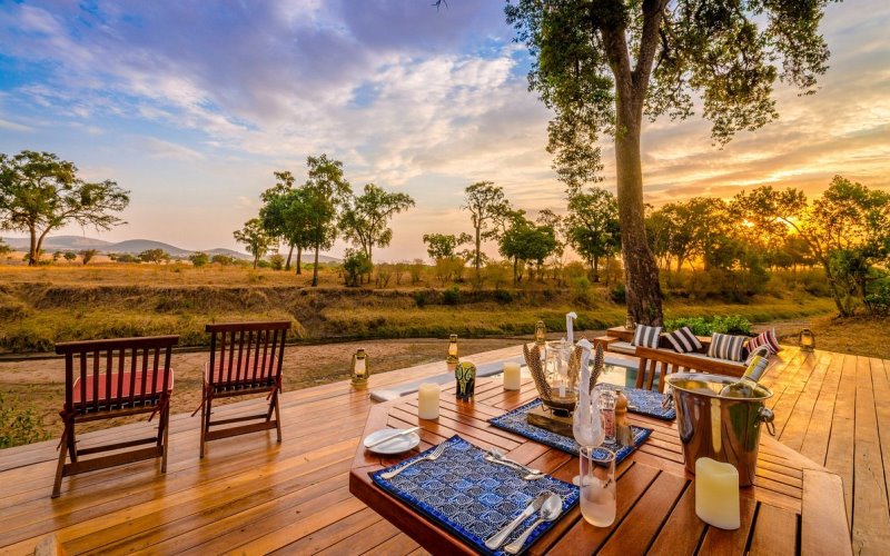  Flight to the Golden Plains – Masai Mara National Reserve