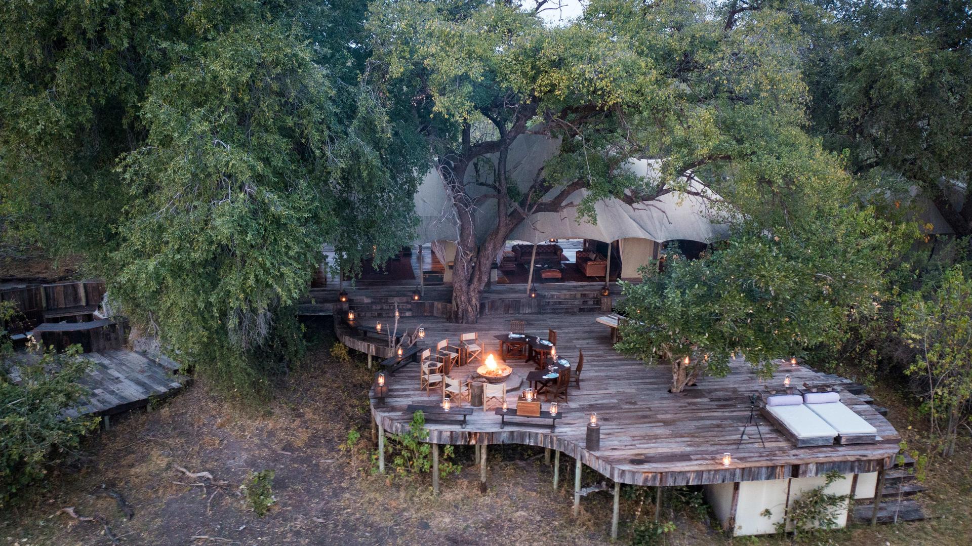 Helicopter into the Wild – Selinda Reserve